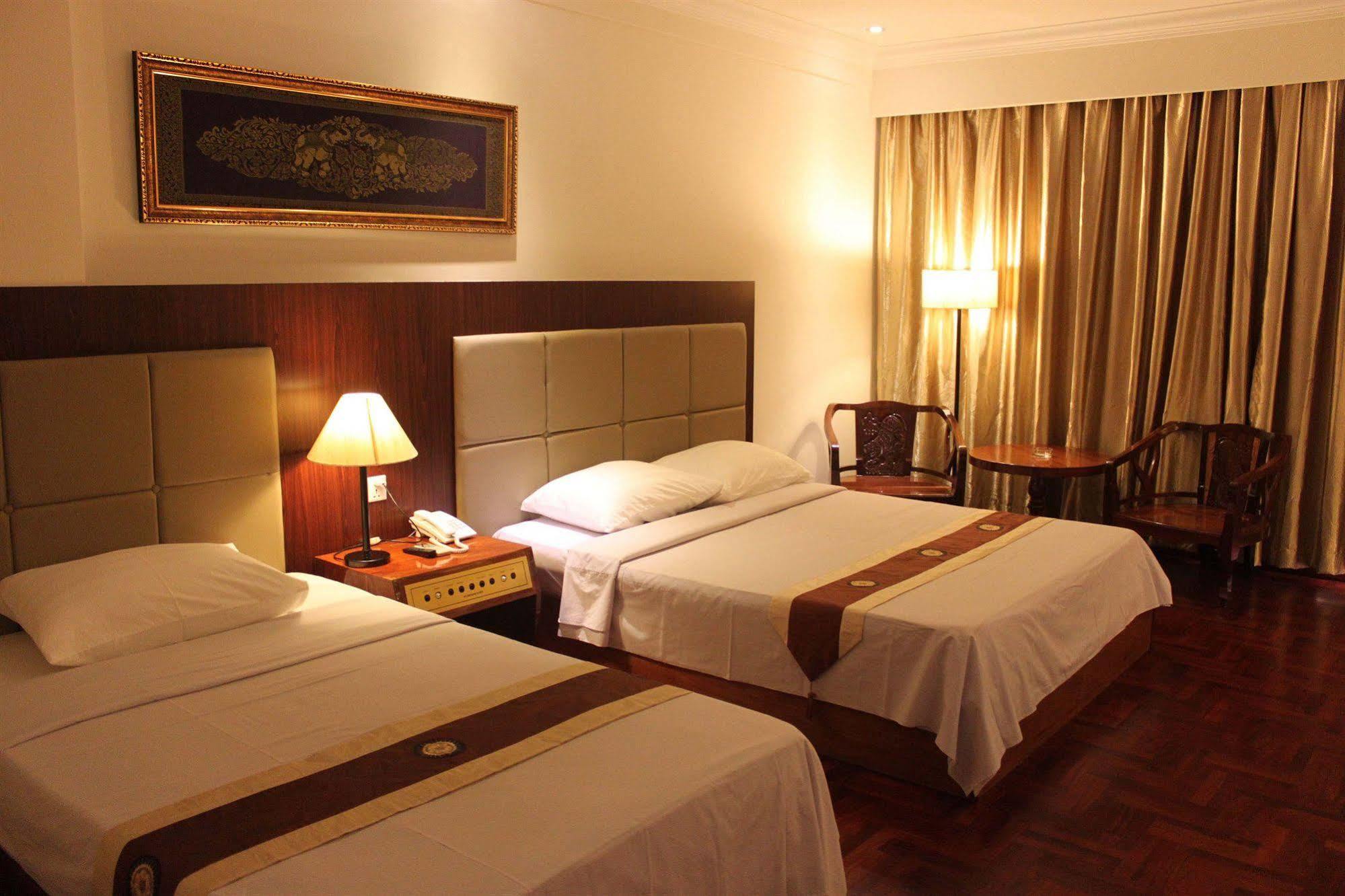 Diamond Hotel Phnompen Kültér fotó