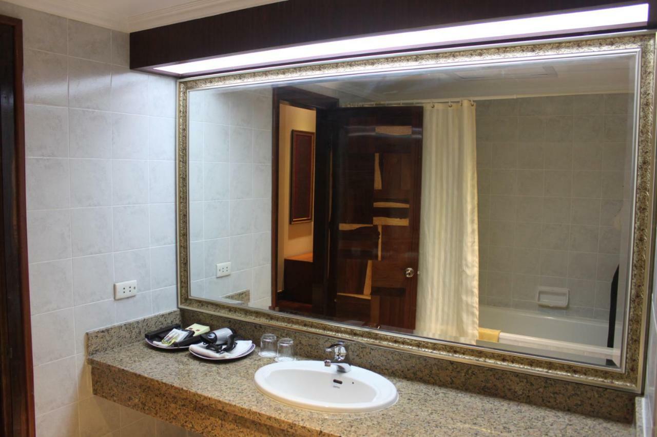 Diamond Hotel Phnompen Kültér fotó